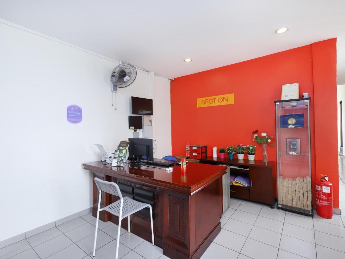 Spot On 89774 Sim Hotel Kuala Lumpur Extérieur photo